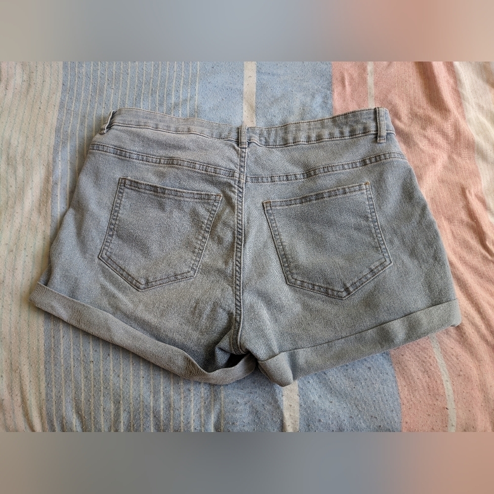 H&M  Light Blue Jean Shorts - Picture 2 of 6